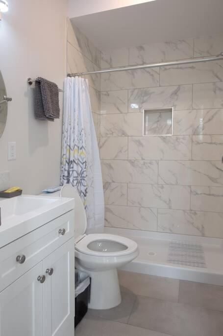 Comfy Studio With Cali King Size Mattress San Diego Exterior photo